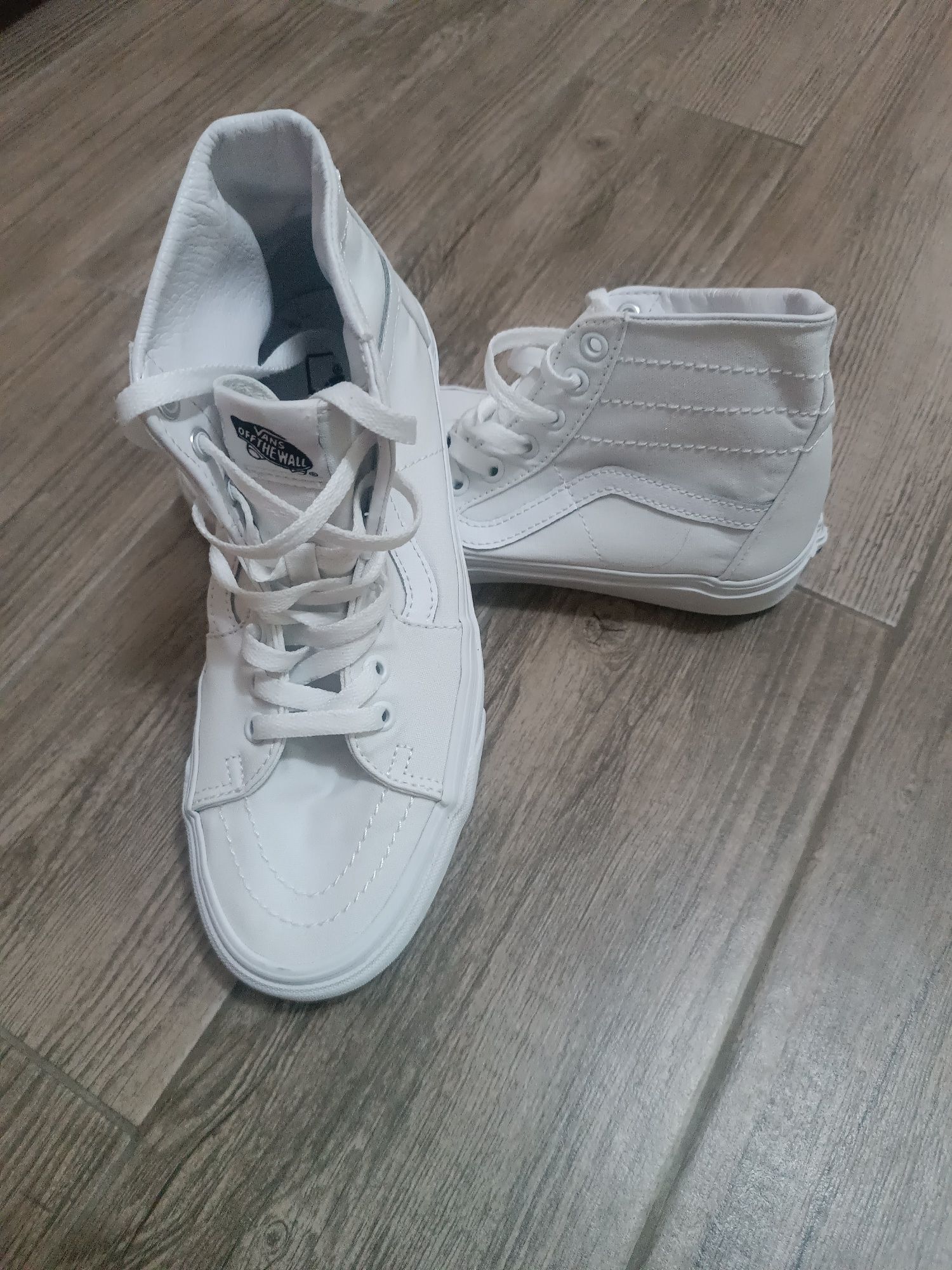 Унисекс кецове на Vans