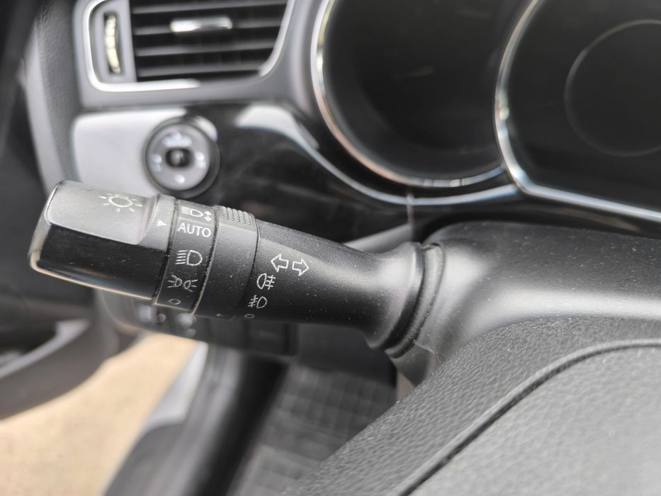 Продавам Kia ceed sw 1.6crdi