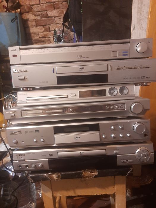 Vând dvd și receiver