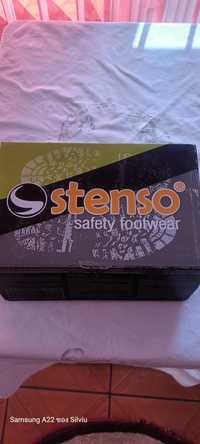 Vând pantofi marca Stenso pentru muncă