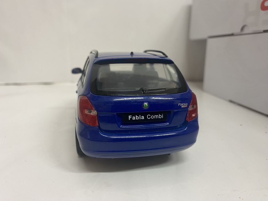 Welly SKODA FABIA Combi II an 2009 machetă auto scara 1:24 (18cm) RAR