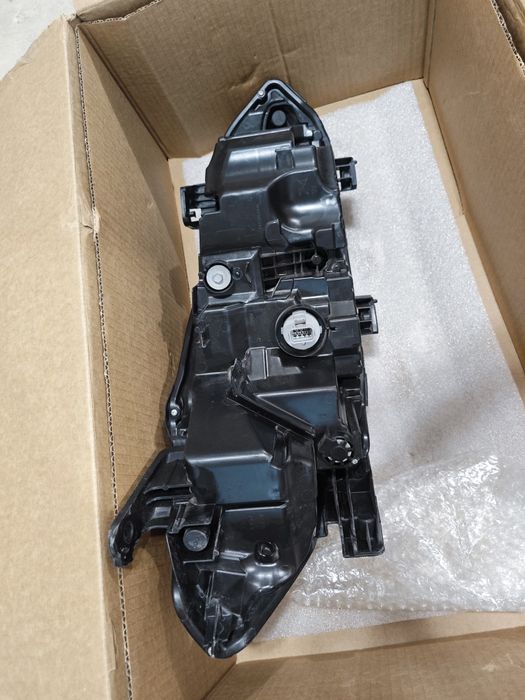 Ляв OEM фар - 33133150-T20-A52 за Хонда Honda Civic 11 gen.