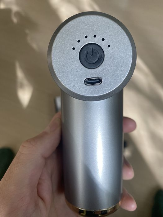 Мини Масажен Пистолет с Четири Приставки