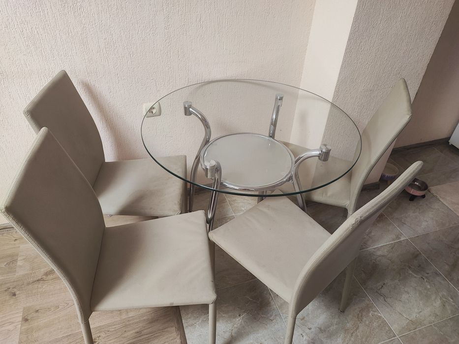 Трапезна маса стъклена с 4 стола