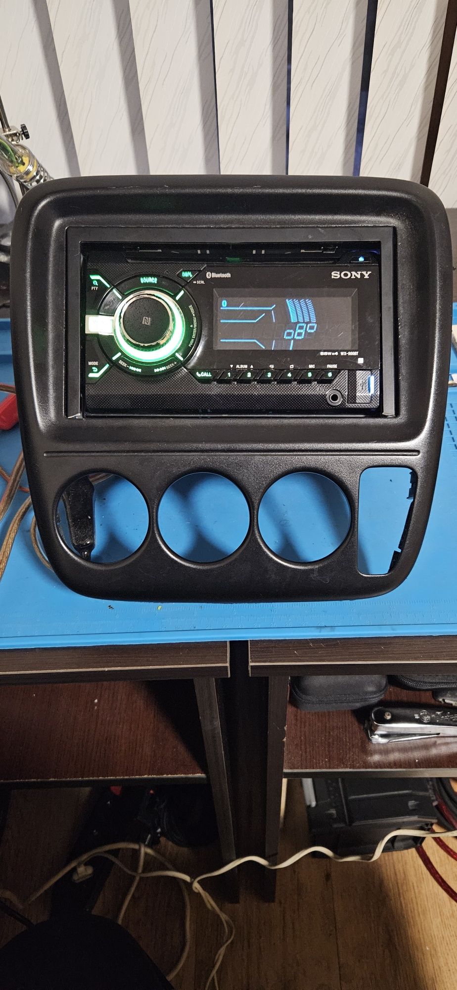 Sony WX-900BT с преходна рамка за Honda CR-V