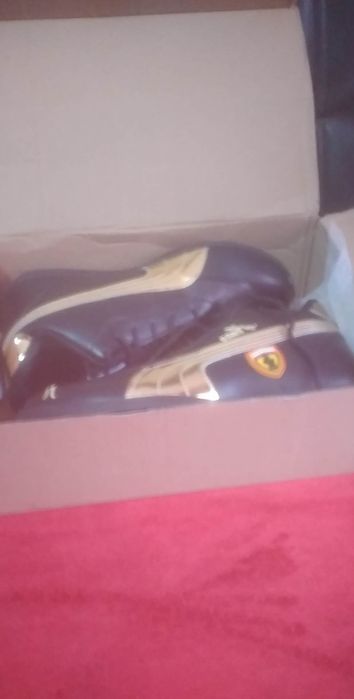 Vând adidași sunt noi