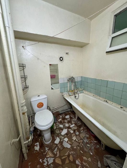 Yunusobod Tumani Shaxriston Metro 1 xona 2x6 balkon