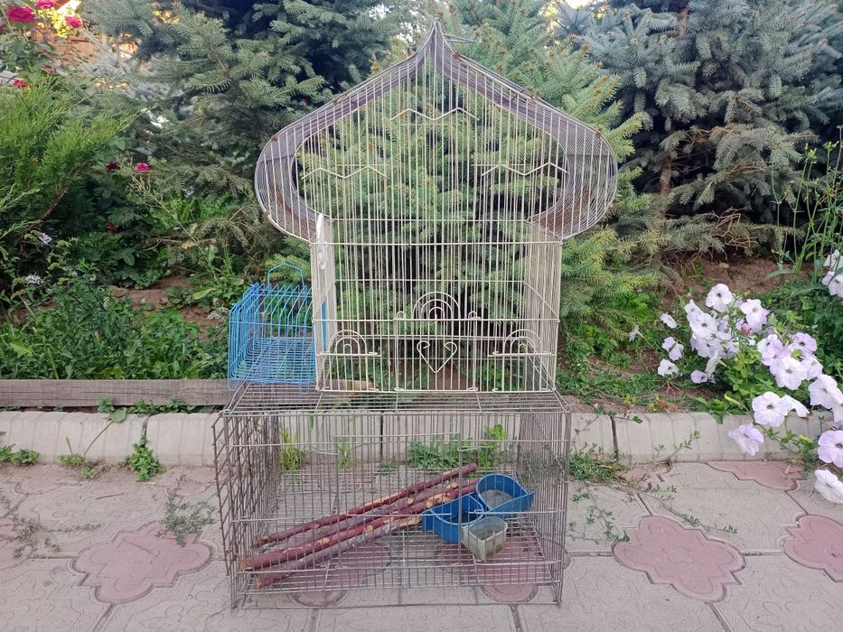Продам клетку для попугаев