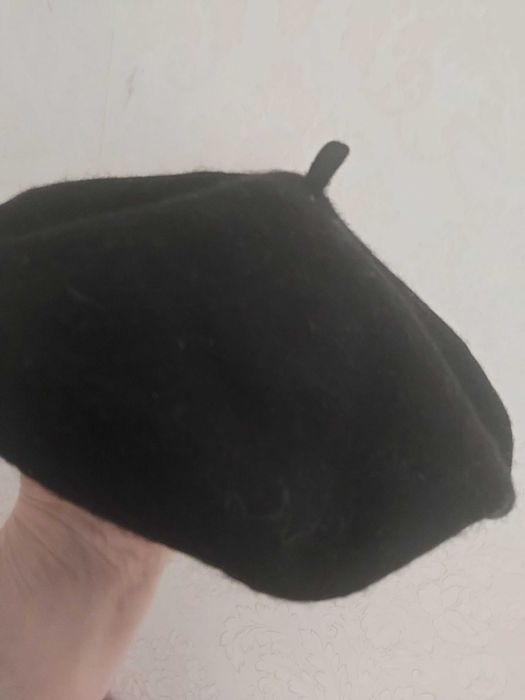 Две шапки барета. 100%. Вълна