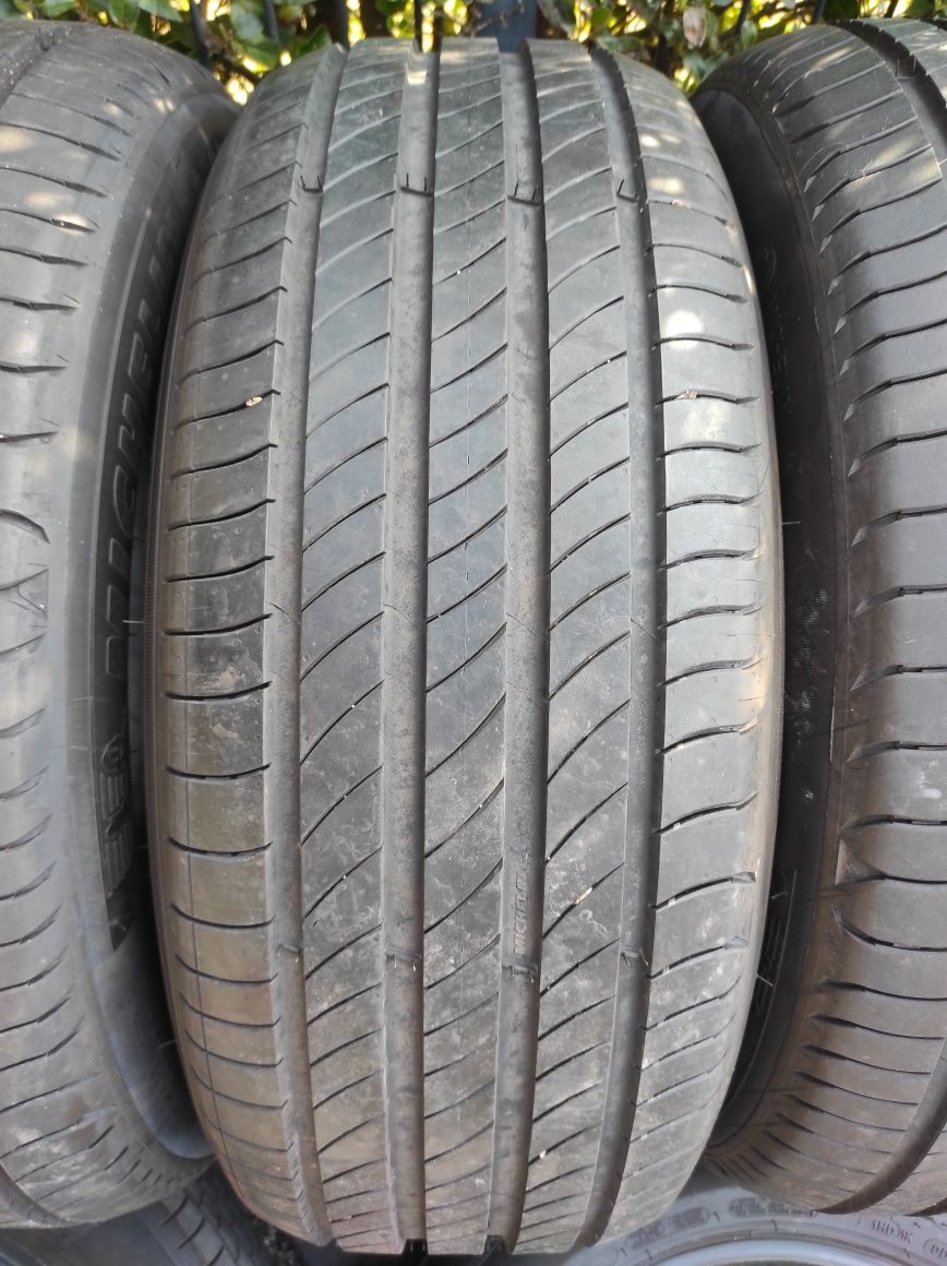 225/55/18 Michelin