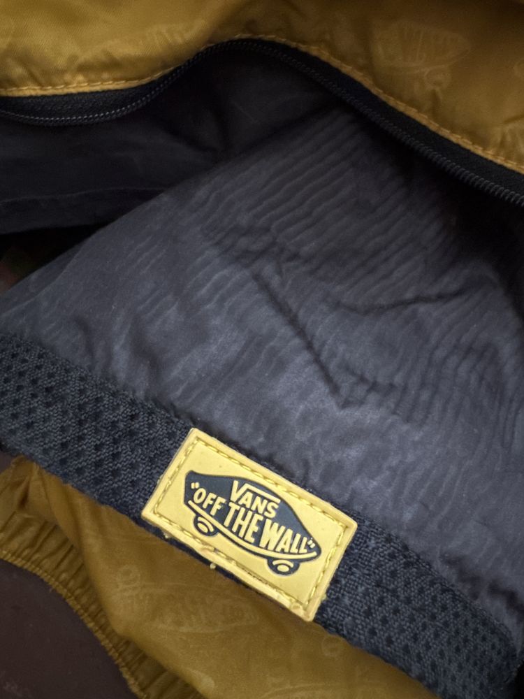 Продавам дамски сноуборд панталон Vans - размер M