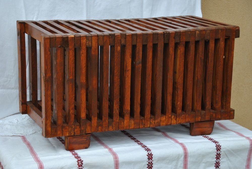 Vand suport flori din lemn