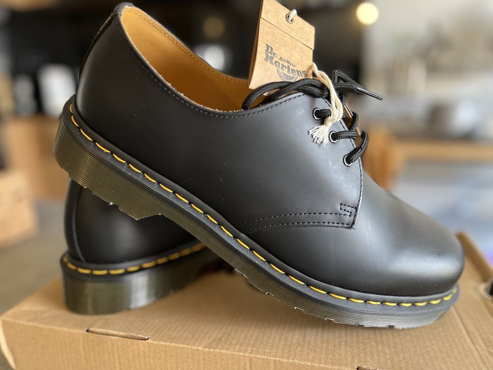 Продава се Dr. Martens, Чисто нов. Кожа в черен цвят.