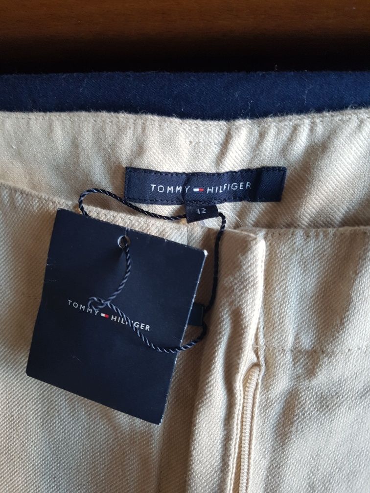 Оригинален дамски панталон Tommy Hilfiger. Размер на етикет 12