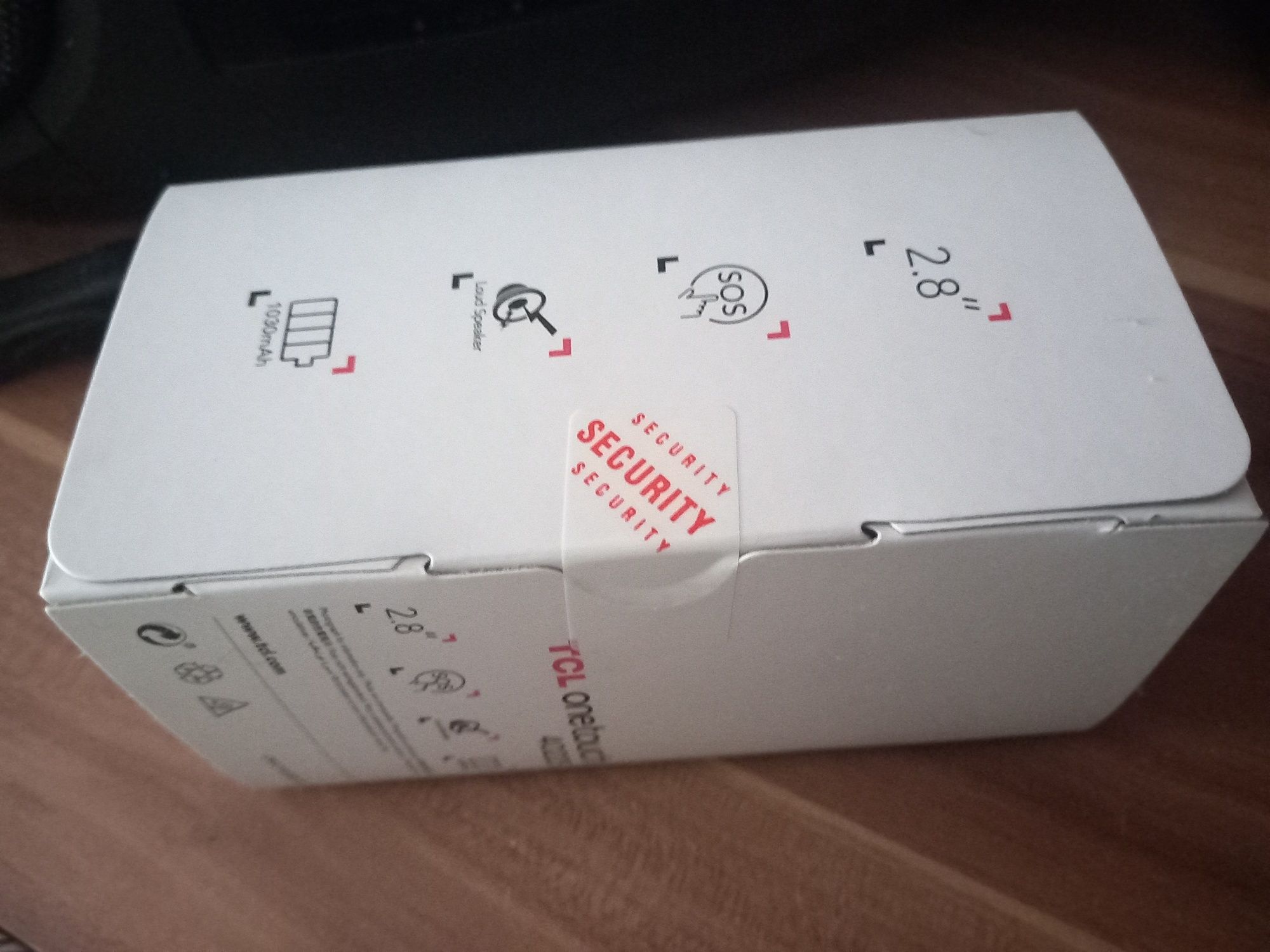 GSM Мобилен телефон TLC 4022s  Dual Sim