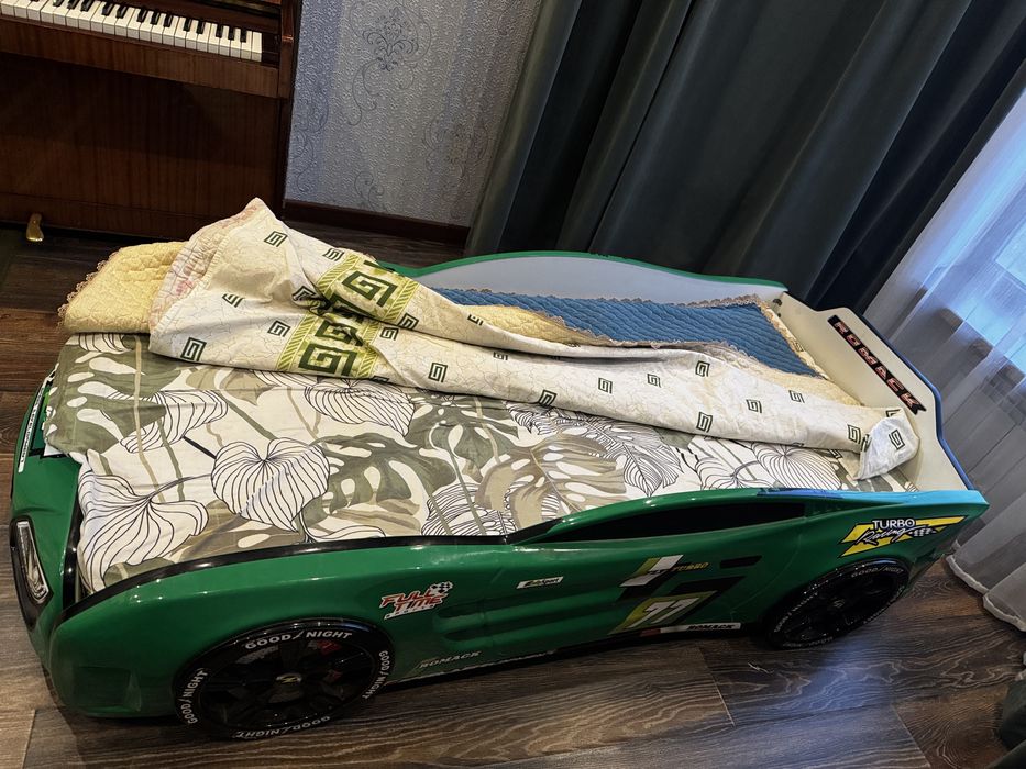 Продается кровать машинка