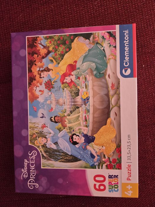 Vand carti printese+puzzle Clementoni 60 piese aceeasi categorie :)