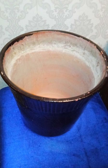Горшок большой для цветов