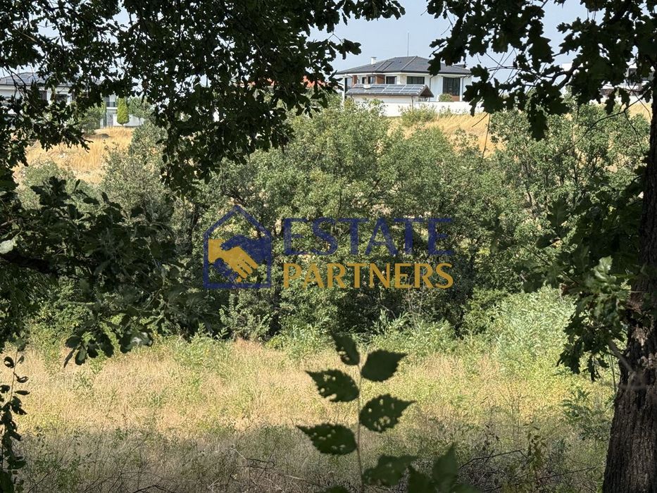 Парцел в Пловдив, област-с.Белащица площ 1410 цена 110000