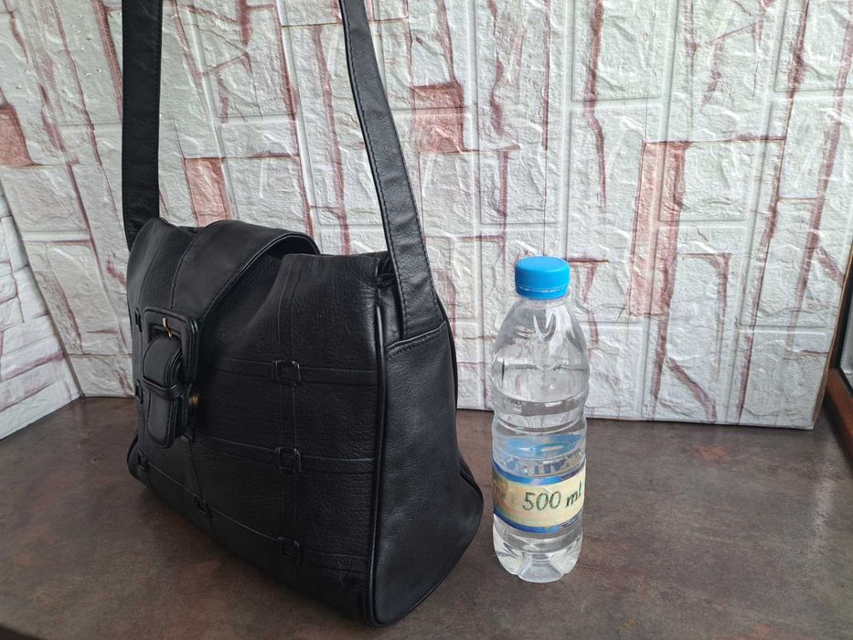 дамска чанта,черна малка кожена чантичка-естествена кожа