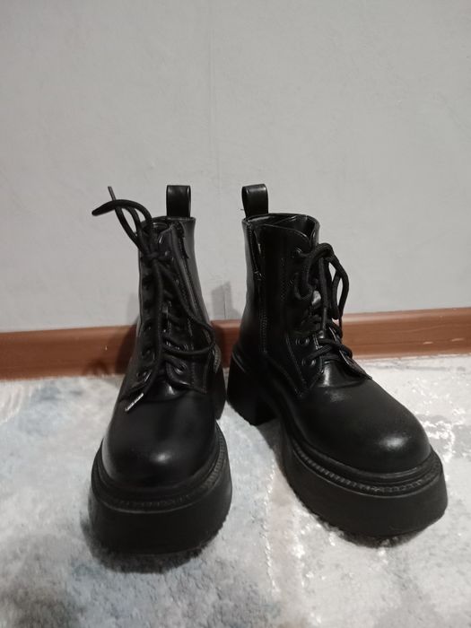 Продам ботинки зимние