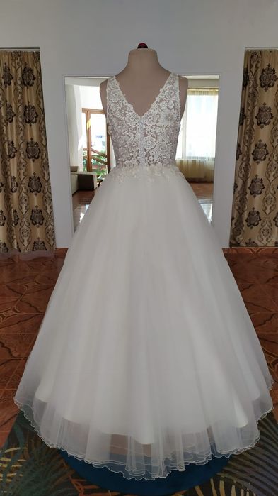 Vând rochie mireasa stil printesa