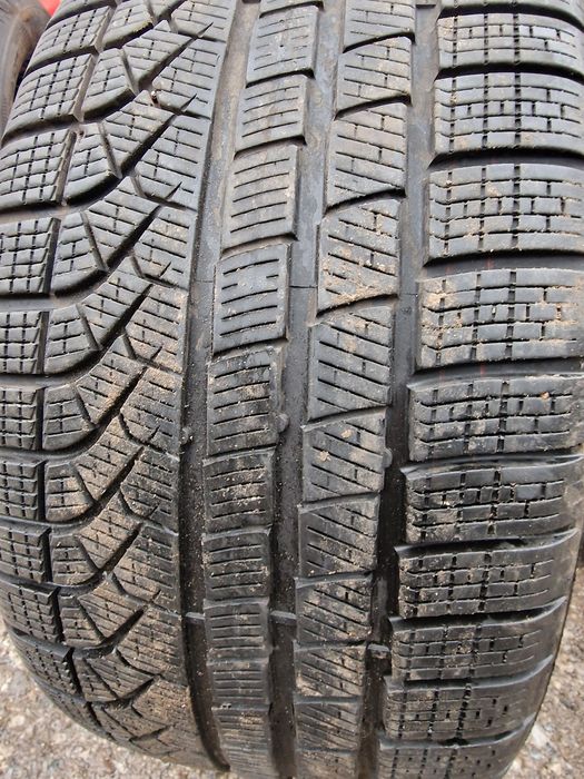 Anvelopă 275/40R19 marca Pirelli, M+S,DOT 2023,P Zero