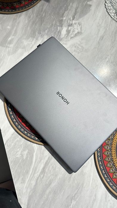Продам Honor MagicBook X16. Мощный, тонкий и легкий.