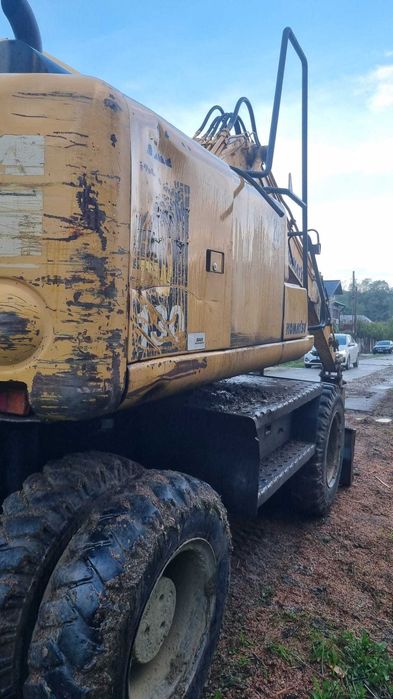 Excavator pneuri Komatsu PW 130