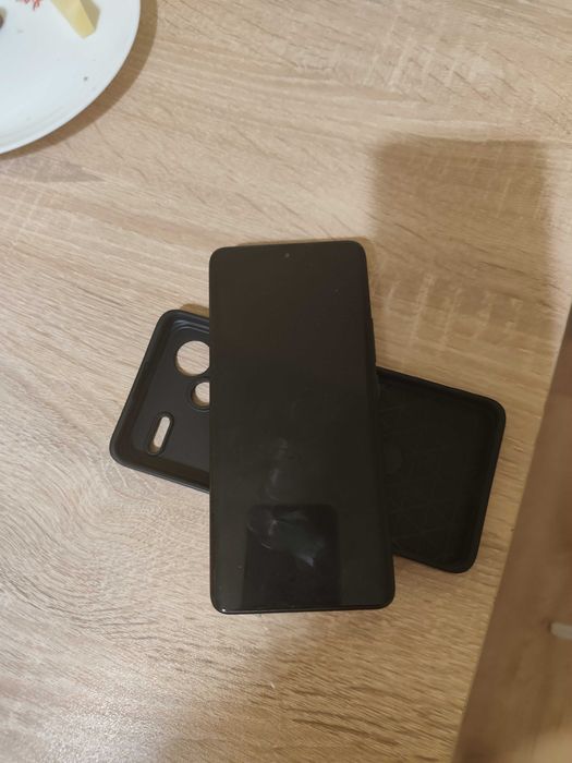 Продавам телефон