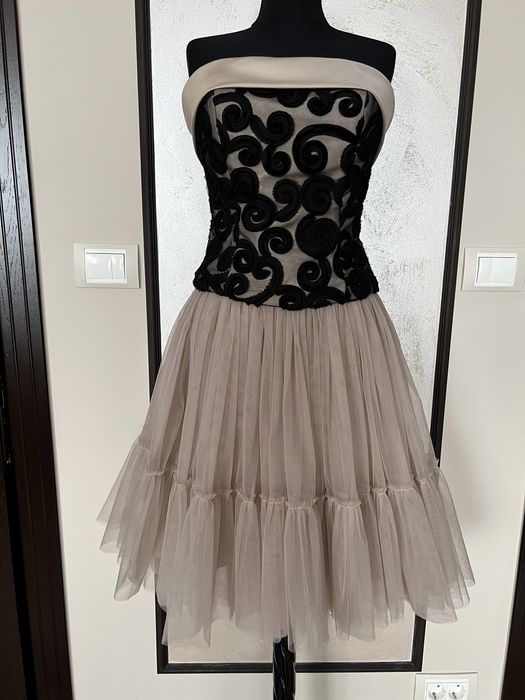 Комплект бюстие и пола пачка. Black november. Само 300 лв !