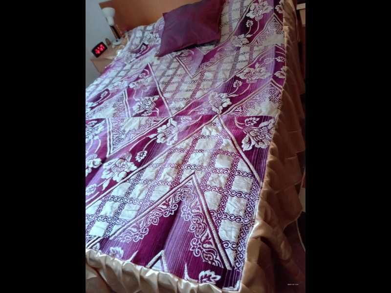 Cuvertura pat dublu cu volane matase