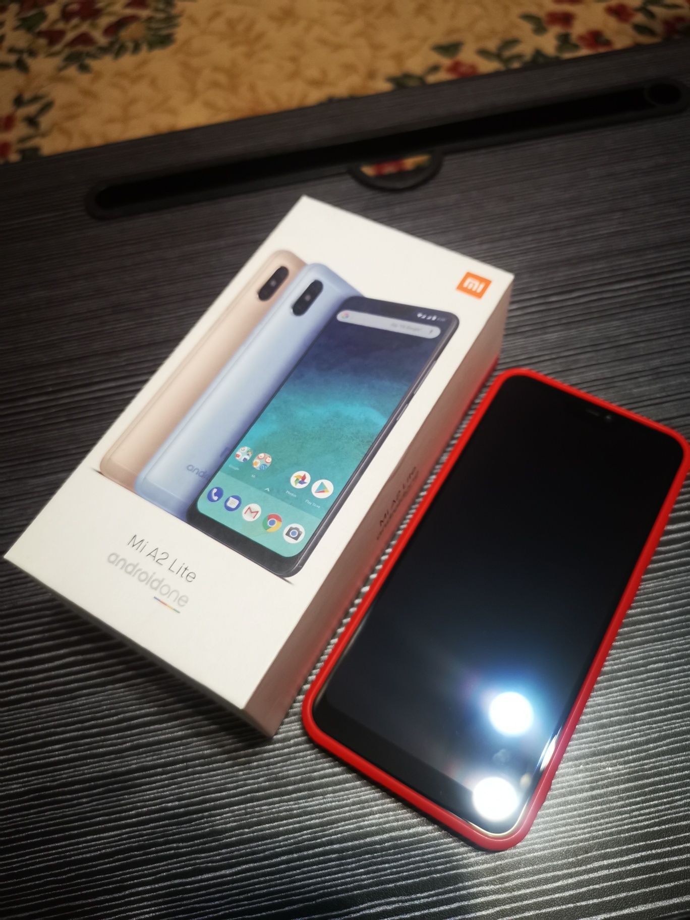 Продам Xiaomi Mi A2 lite 4/64