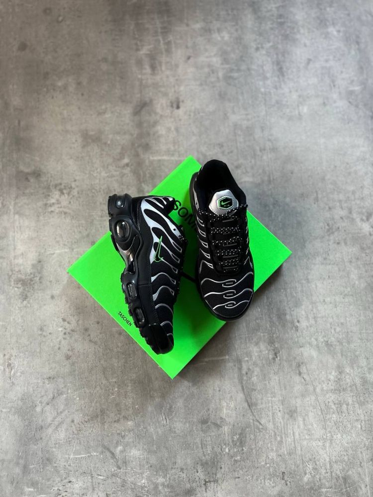 AİR MAX PLUS TN “Black Silver Green Strike”
