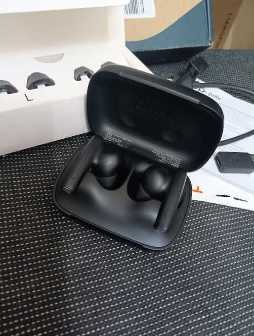 Безжични слушалки Poly Voyager Free 60 True Wireless Earbuds