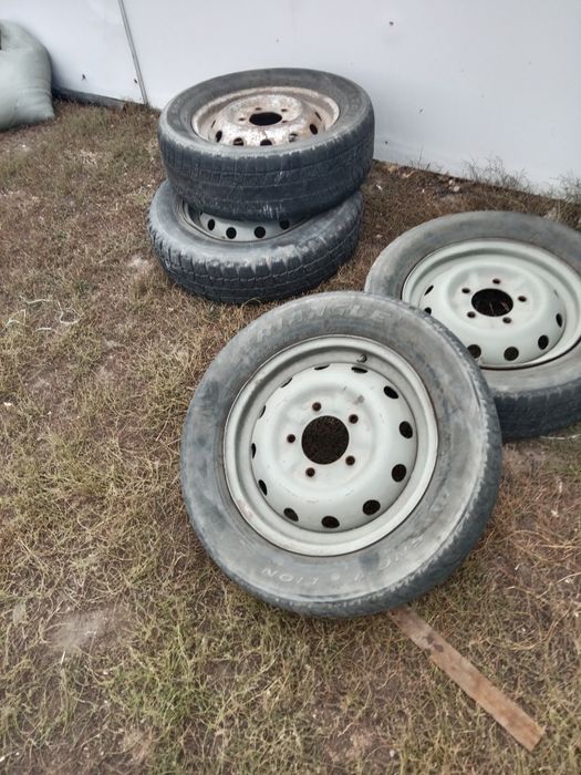 Шины с дисками от нивы