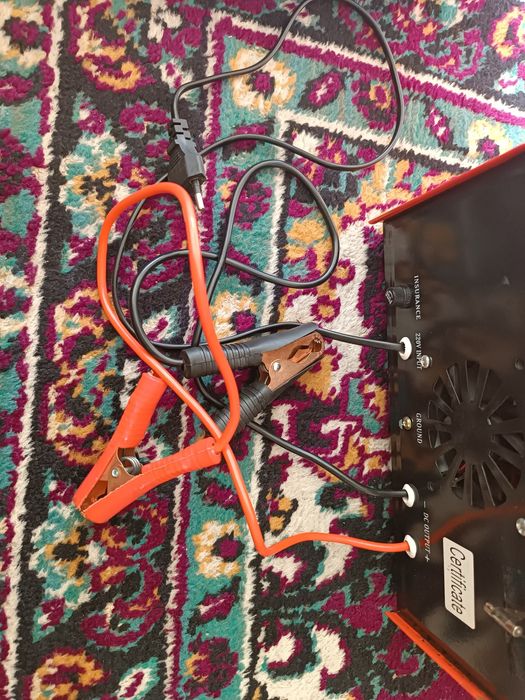 Зарядник для аккумуляторов