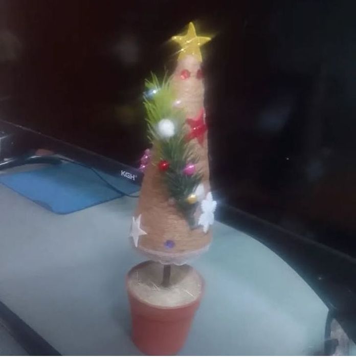 Продаю елачик. Недорогг