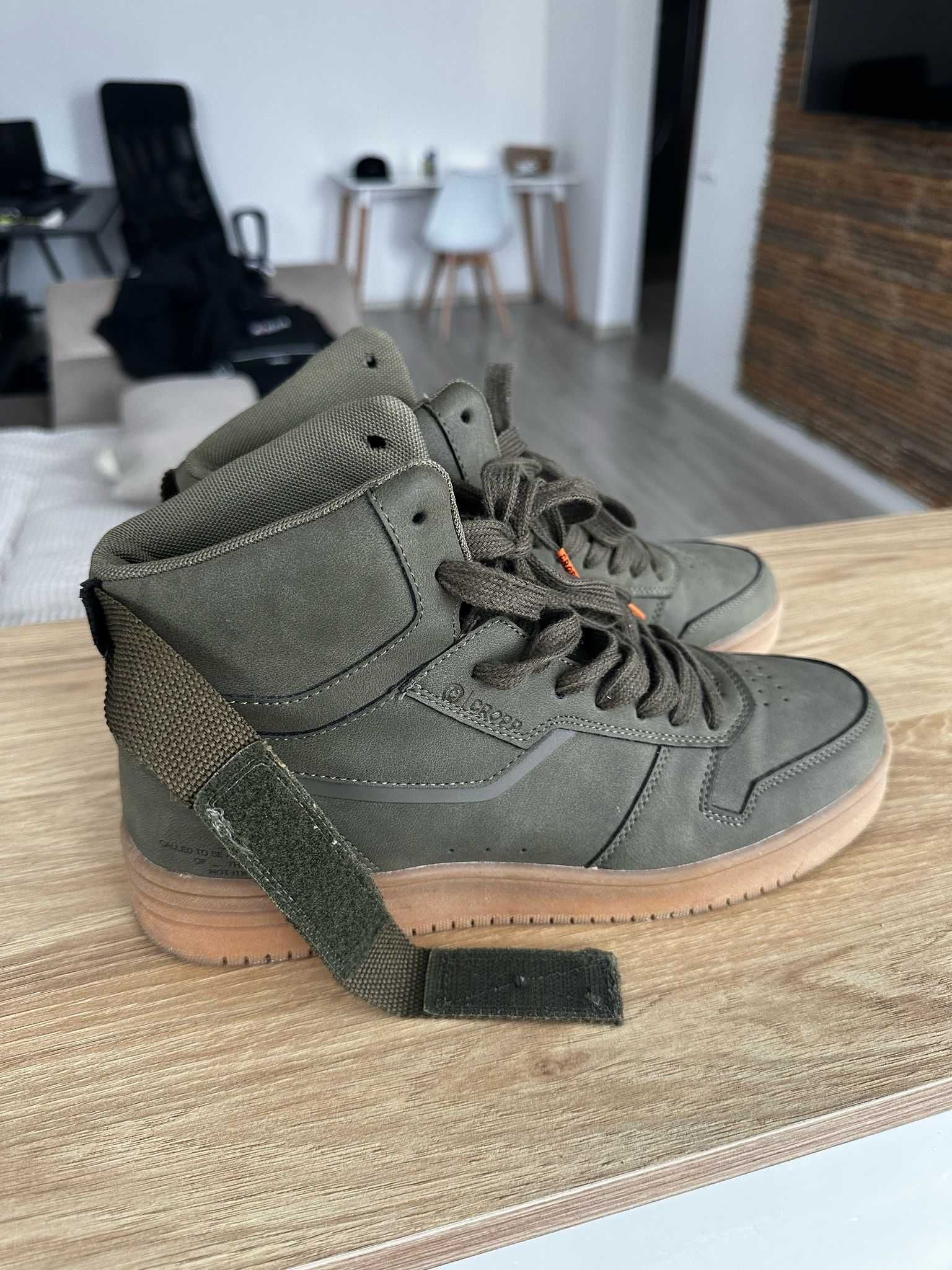 Incaltaminte Cropp, marime 42 - 27cm, stil army ca noi stare excelenta