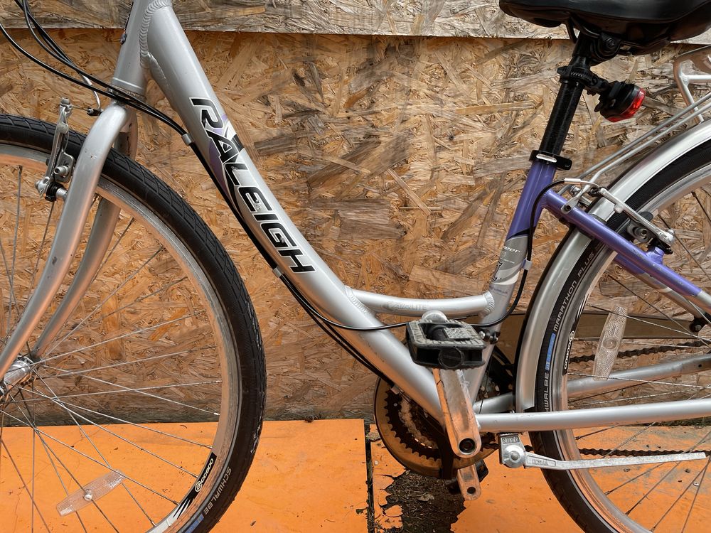 Bicicleta raleigh cadru dama roti 28” cadru aluminiu