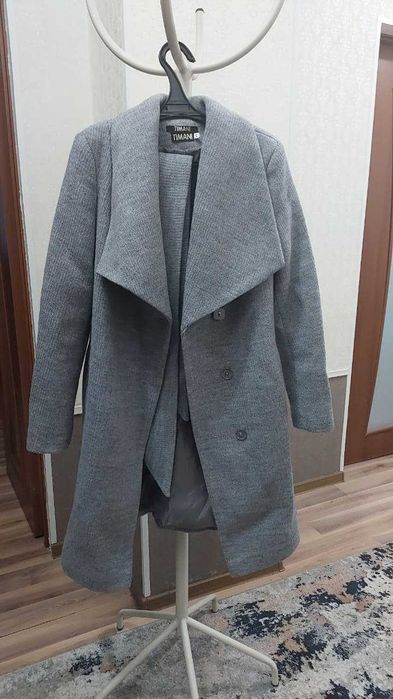 продам пальто новое