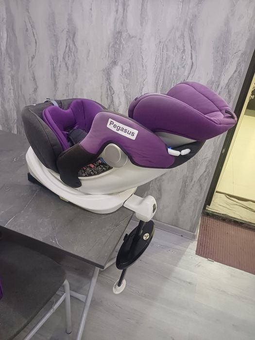 Продаётся фирменный авто кресло Lorelli Pegasus SPX isofix 360