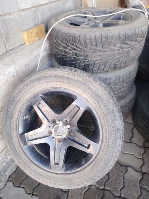 Продам Резину б\у на Мерседес G-класс два комплекта.