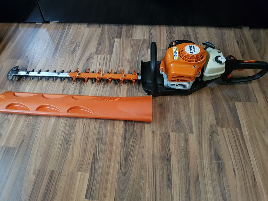 Foarfecă de tuns gard viu Stihl HS 82 R