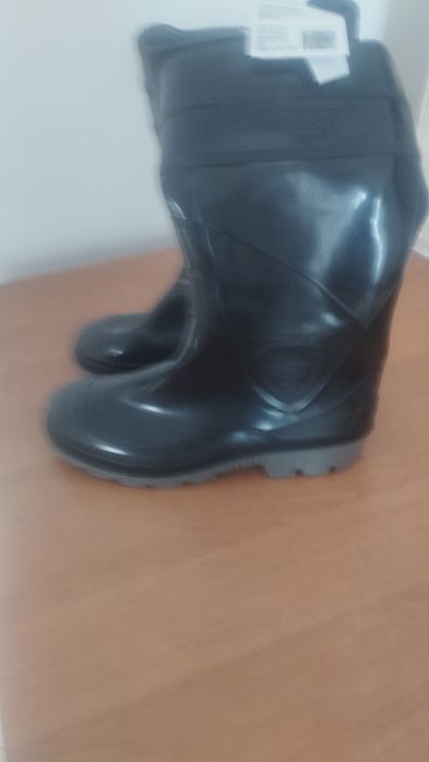 Резиновые сапоги
