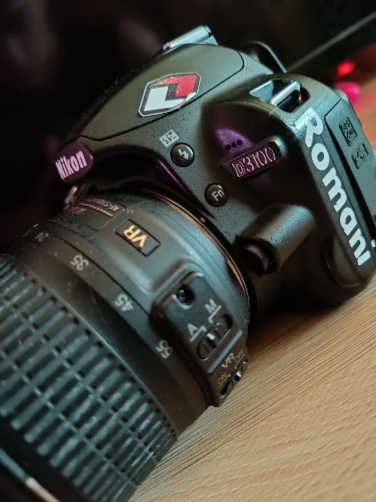Nikon d3100 + 2 obiecte: 18-55mm, 70-300mm+ 2 acumulatori + încărcător