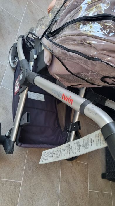 Carucior red castle gemeni