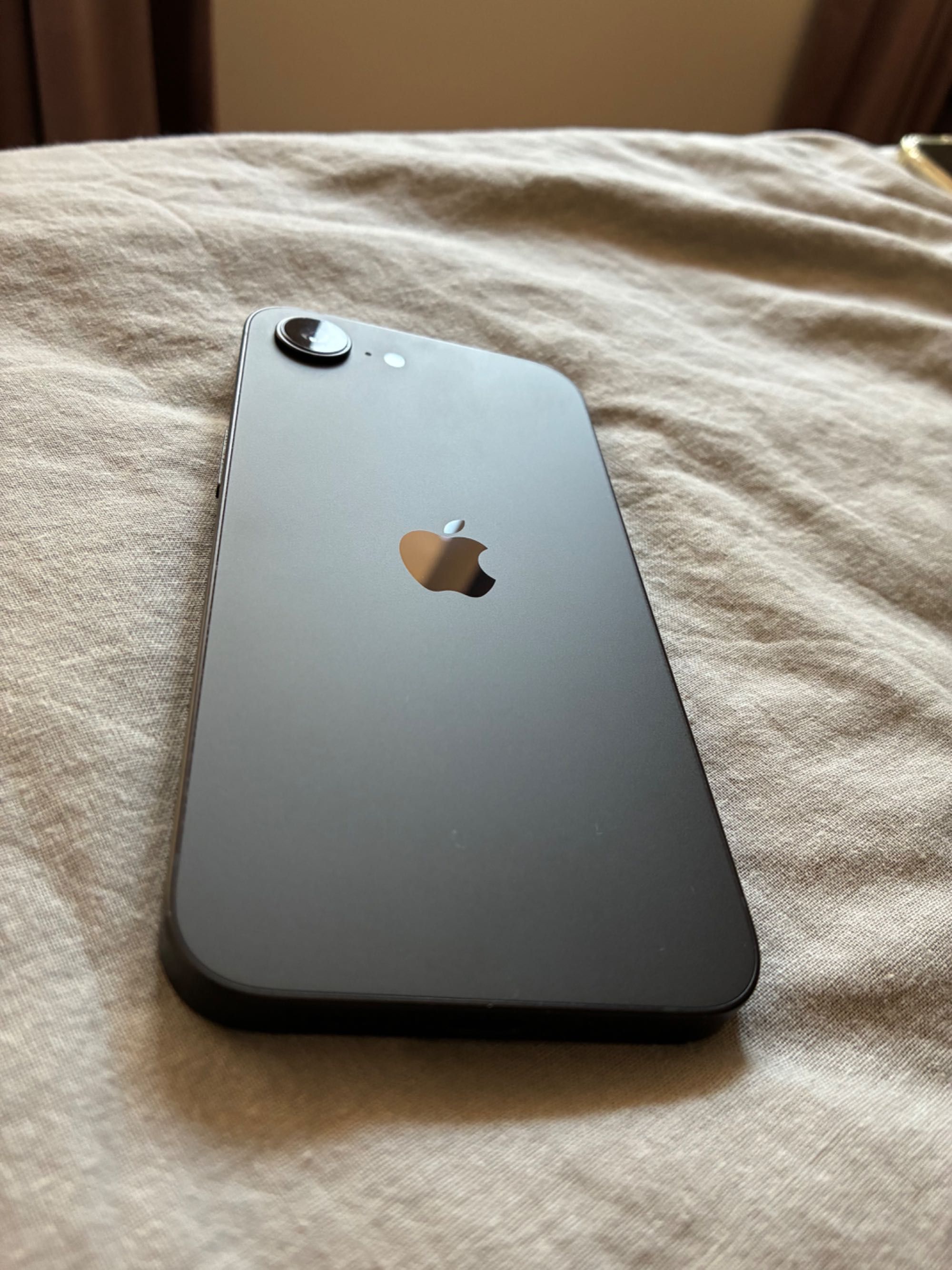 Apple iPhone 16e