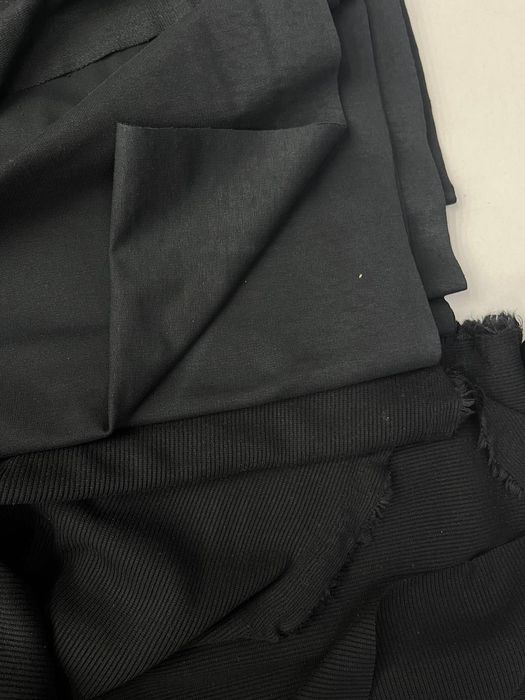 ПРОДАЮ ТКАНЬ Двухнитка, 95%хлопок/5%эластан, 190 г/м, черный