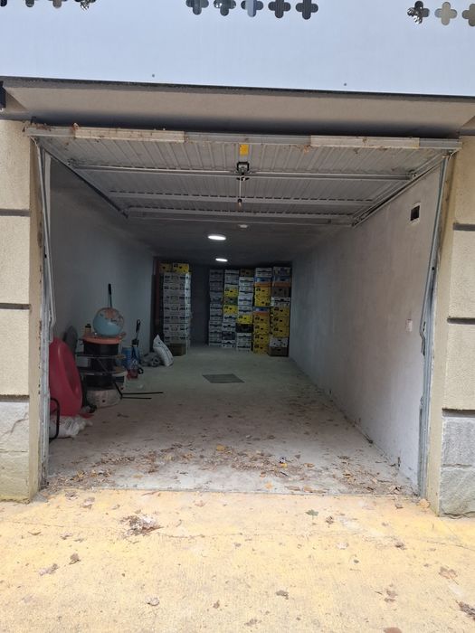 Гараж на запад 90 евро